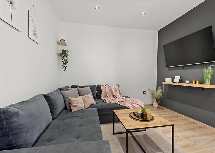 Rose Apartment *
