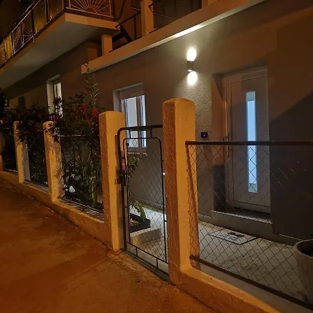 Rose Apartment *
