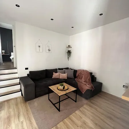 Rose Apartment